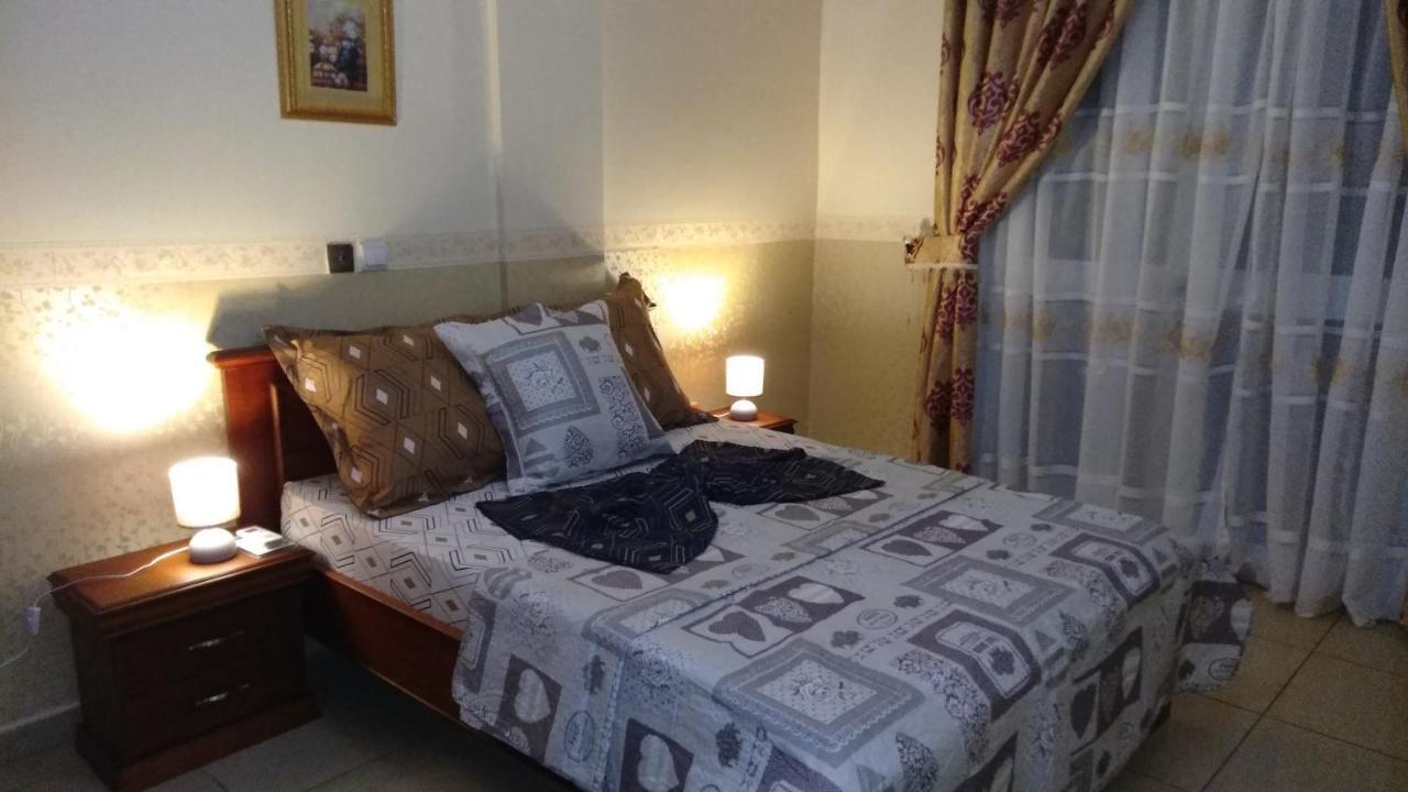 Residences Hotelieres Micheline Et Emile Bastos Яунде Екстер'єр фото