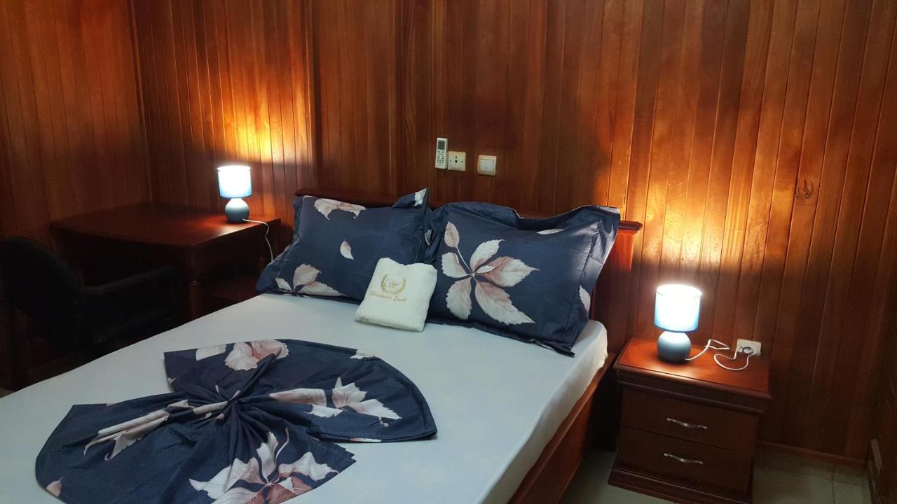 Residences Hotelieres Micheline Et Emile Bastos Яунде Екстер'єр фото
