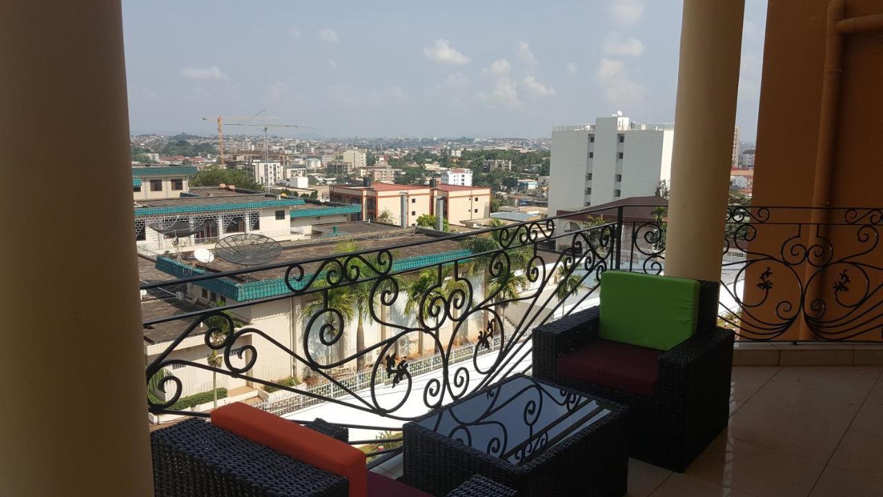 Residences Hotelieres Micheline Et Emile Bastos Яунде Екстер'єр фото
